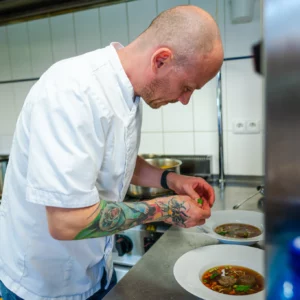 HOSTINAR Lukas Strnad kurz zavarovni detskych prikrmu | Kurz | Zavařování dětských příkrmů | Hostinář | Lahůdkářství Zlín